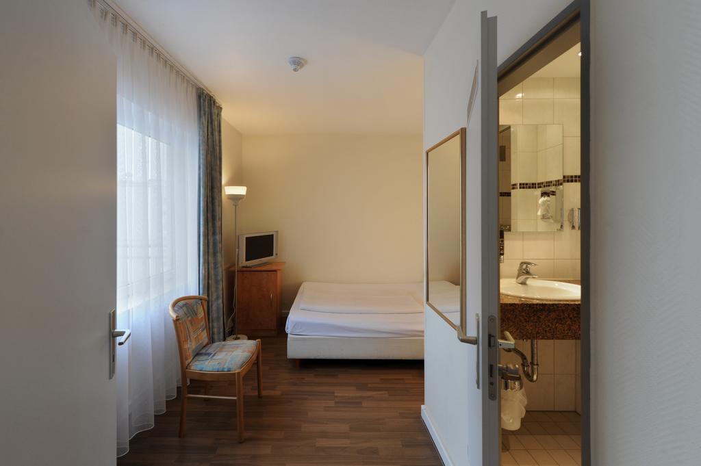 Fair Hotel Frankfurt - An Der Messe Frankfurt am Main Room photo